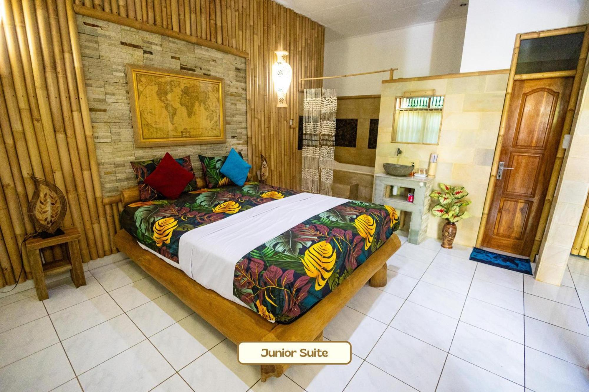 Kaia Lovina Guest House Junior Suite Extérieur photo