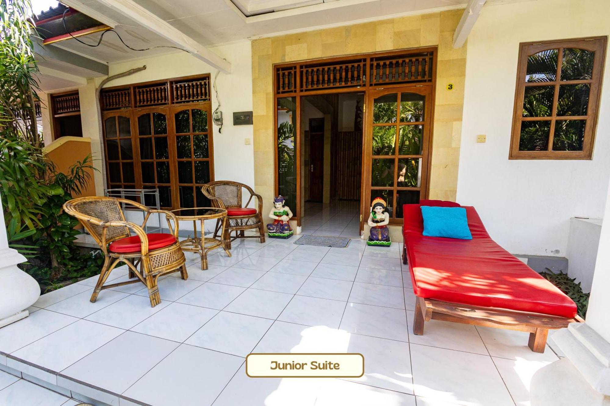 Kaia Lovina Guest House Junior Suite Extérieur photo