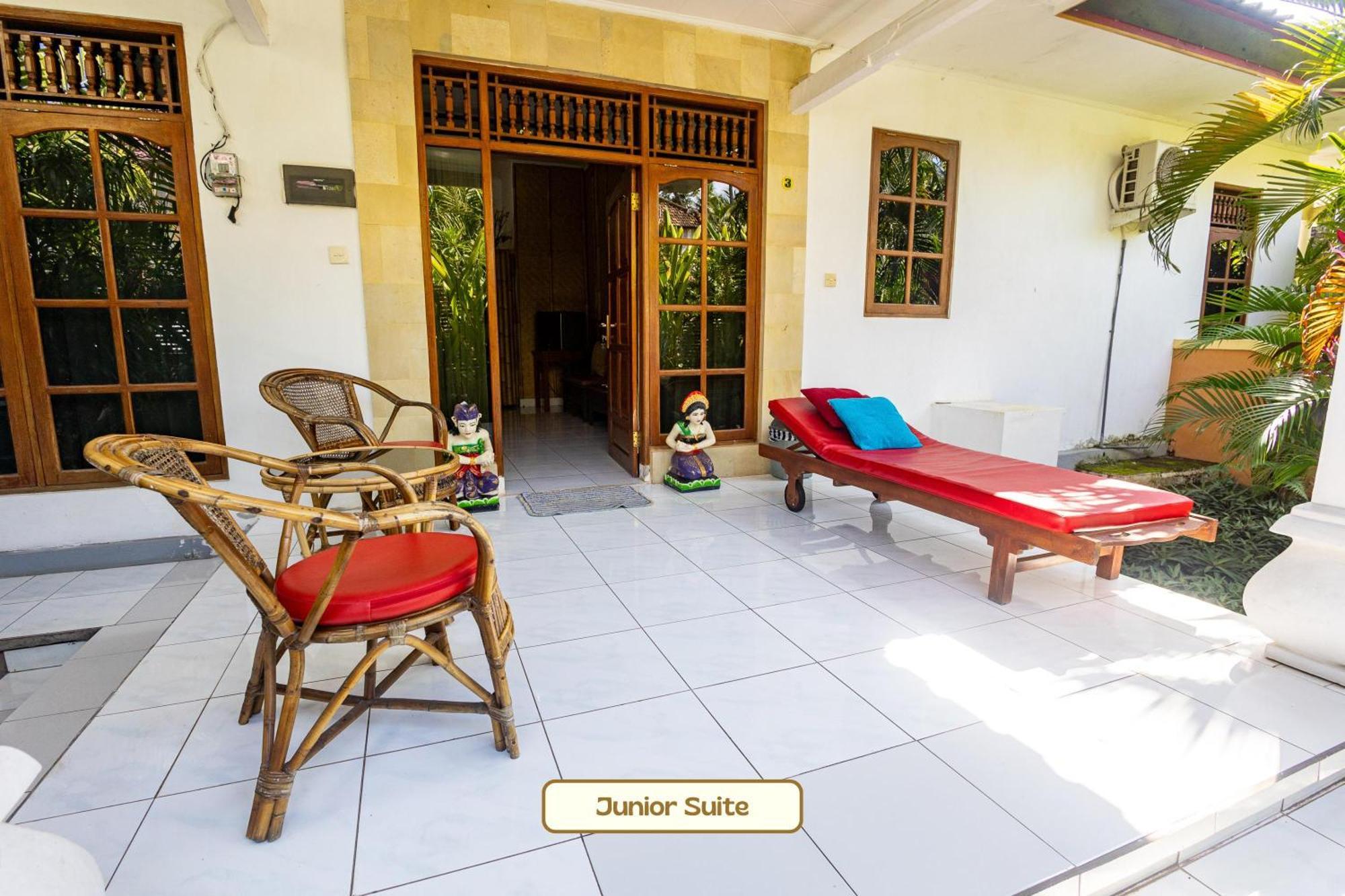Kaia Lovina Guest House Junior Suite Extérieur photo